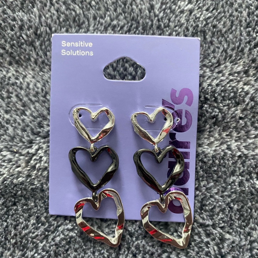 Claire's Silver and Black Heart Earrings